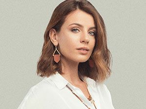 Şevkat Yerimdar - Başak Parlak - Esin Uçar Kimdir?