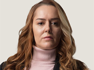 Sipahi - Gözde Okur - Esra Çetin Kimdir?