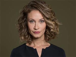 Siyah Beyaz Aşk - Ece Dizdar - İdil Yaman Kimdir?