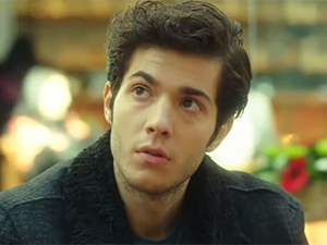 Ufak Tefek Cinayetler - Efekan Can - Serhan Aksak (Gençliği) Kimdir?