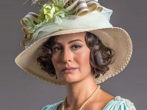 Vatanım Sensin - Senan Kara - Veronika Kimdir?