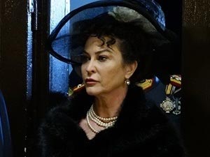 Vatanım Sensin - İpek Tenolcay - Kraliçe Sofia Kimdir?