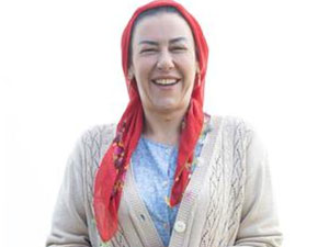 Vermem Seni Ellere - Esin Gündoğdu - Hüsne Kimdir?