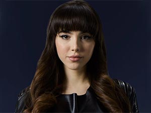 Vuslat - Pelin Uluksar - Nehir Deren Kimdir?