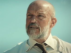 Yüzyıllık Mühür: Kadın Kahramanlar - Coşkun Özmeriç - Lewis Kimdir?