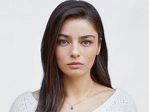 Zemheri - Ayça Ayşin Turan - Firuze Pınar Kimdir?