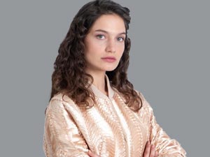 Zengin ve Yoksul - Gülcan Arslan - Nihal Taştan Kimdir?