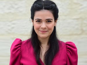 Zümrüdüanka - Pelin Abay - Suhandan Demirkan Kimdir?