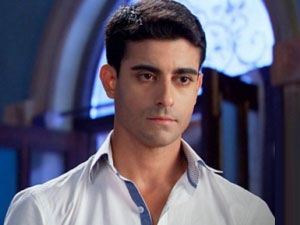 İki Yabancı - Gautam Rode - (Saras) Saraswatichandra Laxminandan Vyas Kimdir?