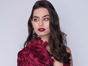 İkisini De Sevdim - Amine Gülşe - Suna Kimdir?