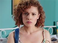 İnadına Aşk - Açelya Topaloğlu - Defne Barutçu Kimdir?