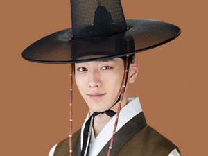 Işığın Prensesi - Seo Kang-joon - Hong Joo-Won Kimdir?