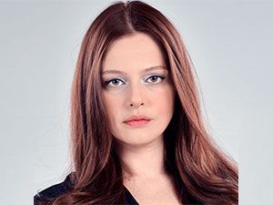 İstanbul Sokakları - Naz Elmas - Sibel Kimdir?