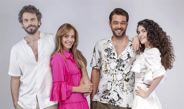 Çatı Katı Aşk Oyuncuları